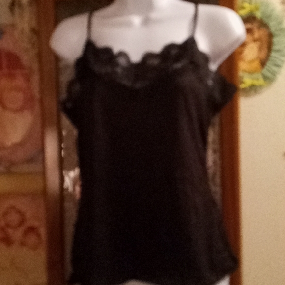 Bundle of 5, Like New, Assorted Colors, Lacey,Camisolesπ·πΉβοΈππ₯π¦ππ¦ππ¦π₯π· - Picture 12 of 16